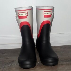 Hunter Two-Tone Black and Red Weather Boots